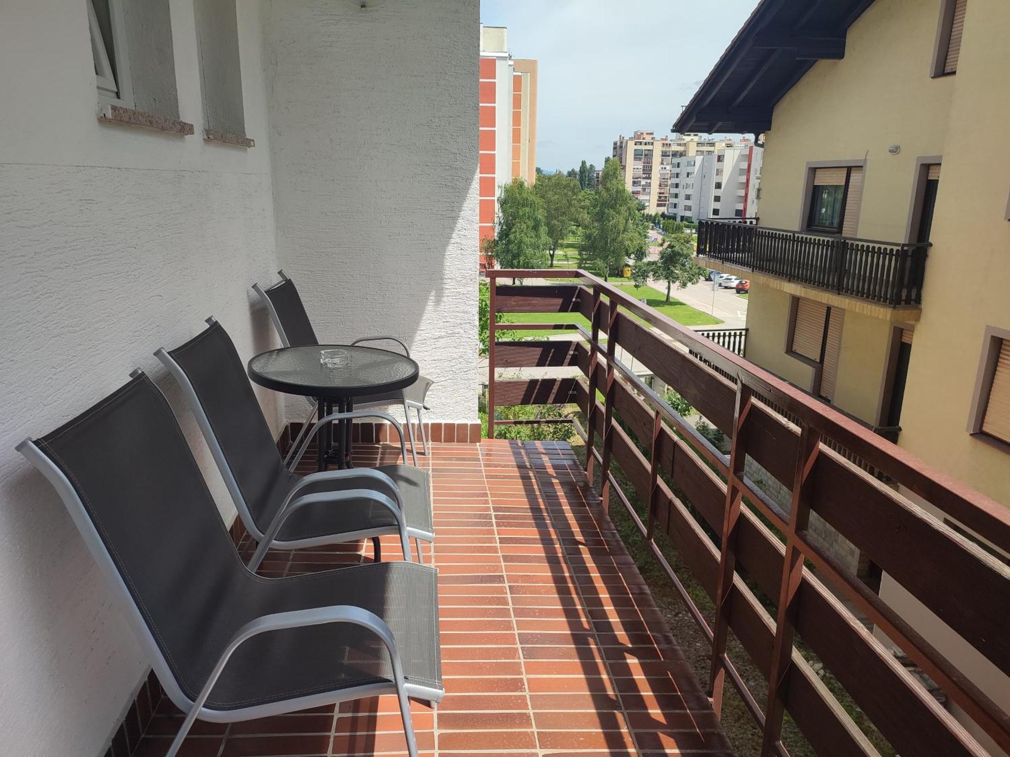 Apartments & Rooms 4 Rijeke 卡尔洛瓦茨 外观 照片